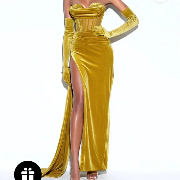miss circle gold dress Lainey Satin Sequin by Miss Circle from holiday parties to a night out on the town Miss Circle Women's Ada Gold